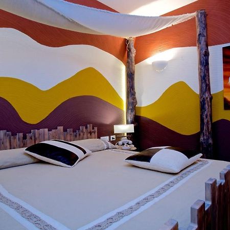 Design Suite Tirano Bagian luar foto