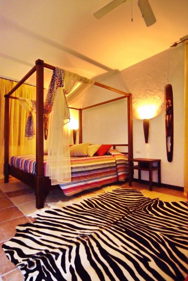 Design Suite Tirano Bagian luar foto