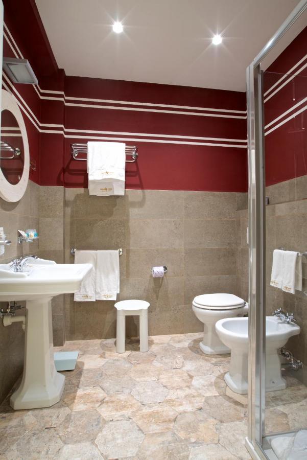Design Suite Tirano Bagian luar foto