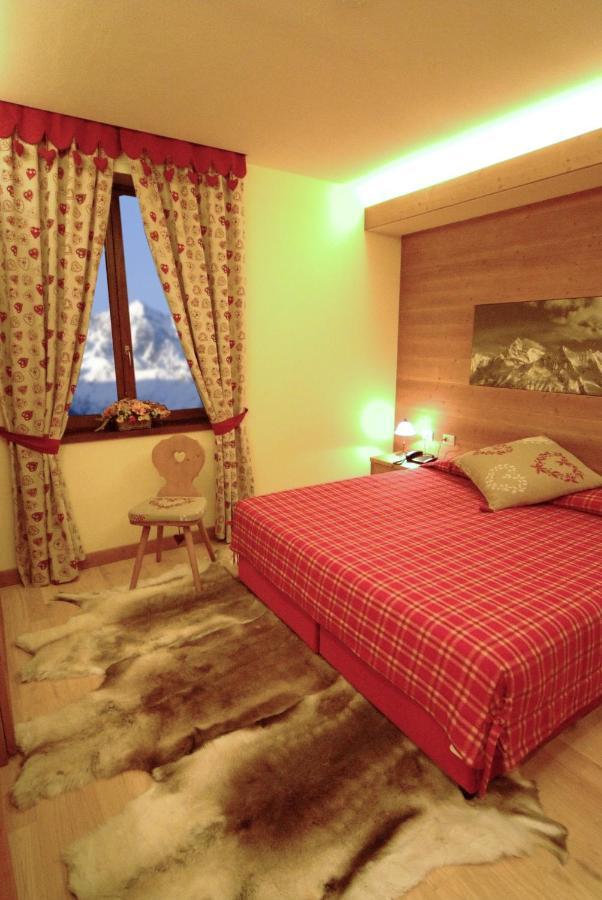 Design Suite Tirano Bagian luar foto