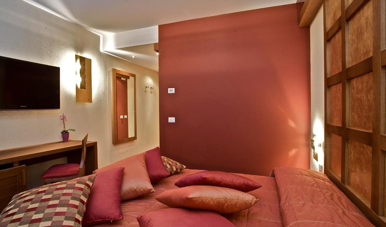 Design Suite Tirano Bagian luar foto