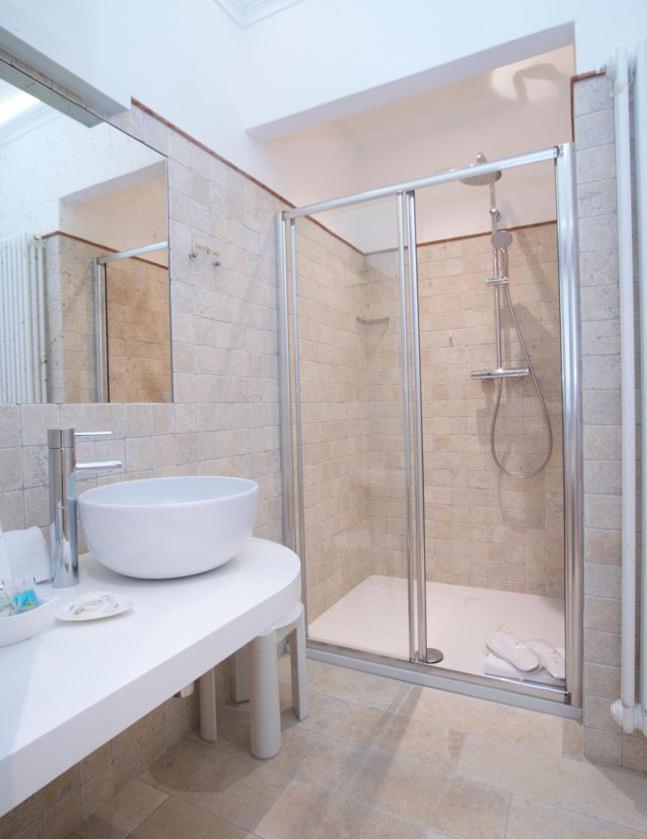 Design Suite Tirano Bagian luar foto