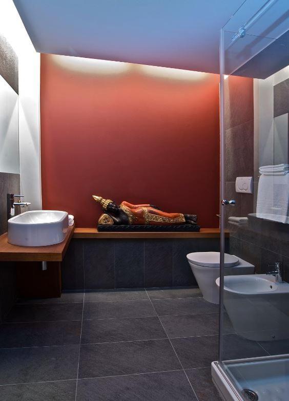 Design Suite Tirano Bagian luar foto