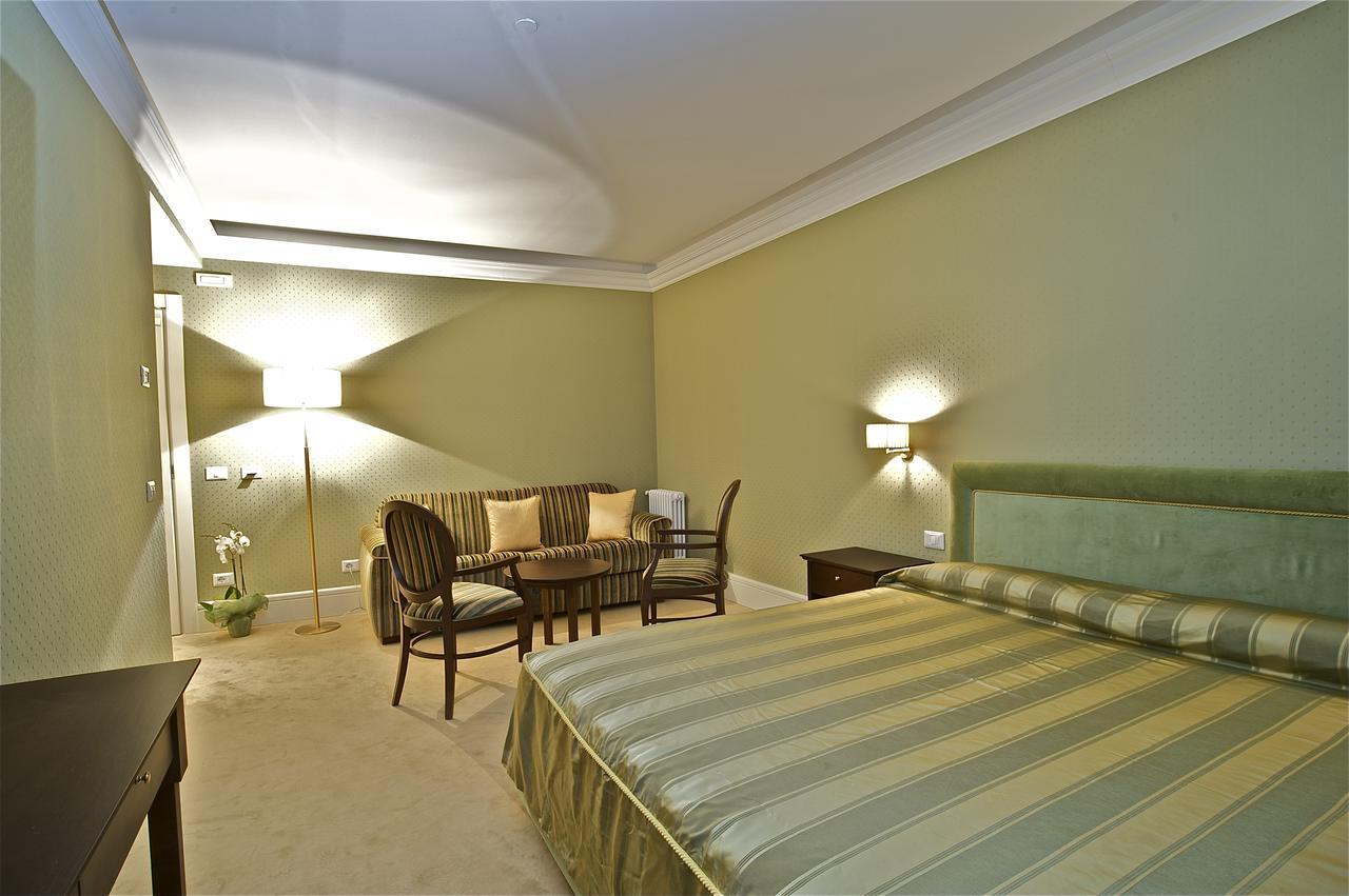 Design Suite Tirano Bagian luar foto