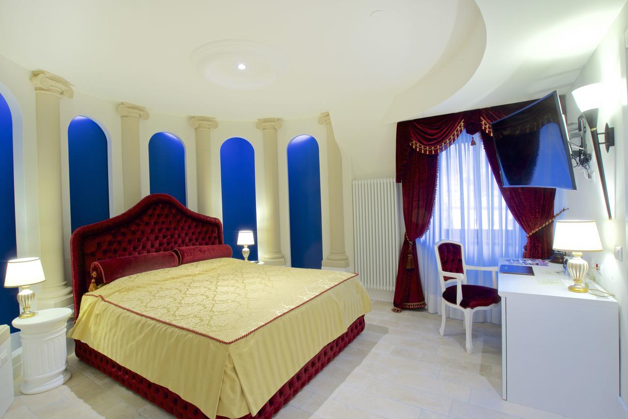 Design Suite Tirano Bagian luar foto