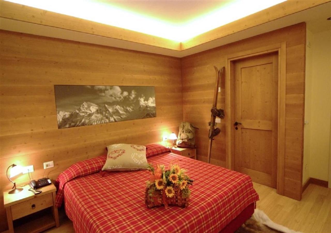 Design Suite Tirano Bagian luar foto