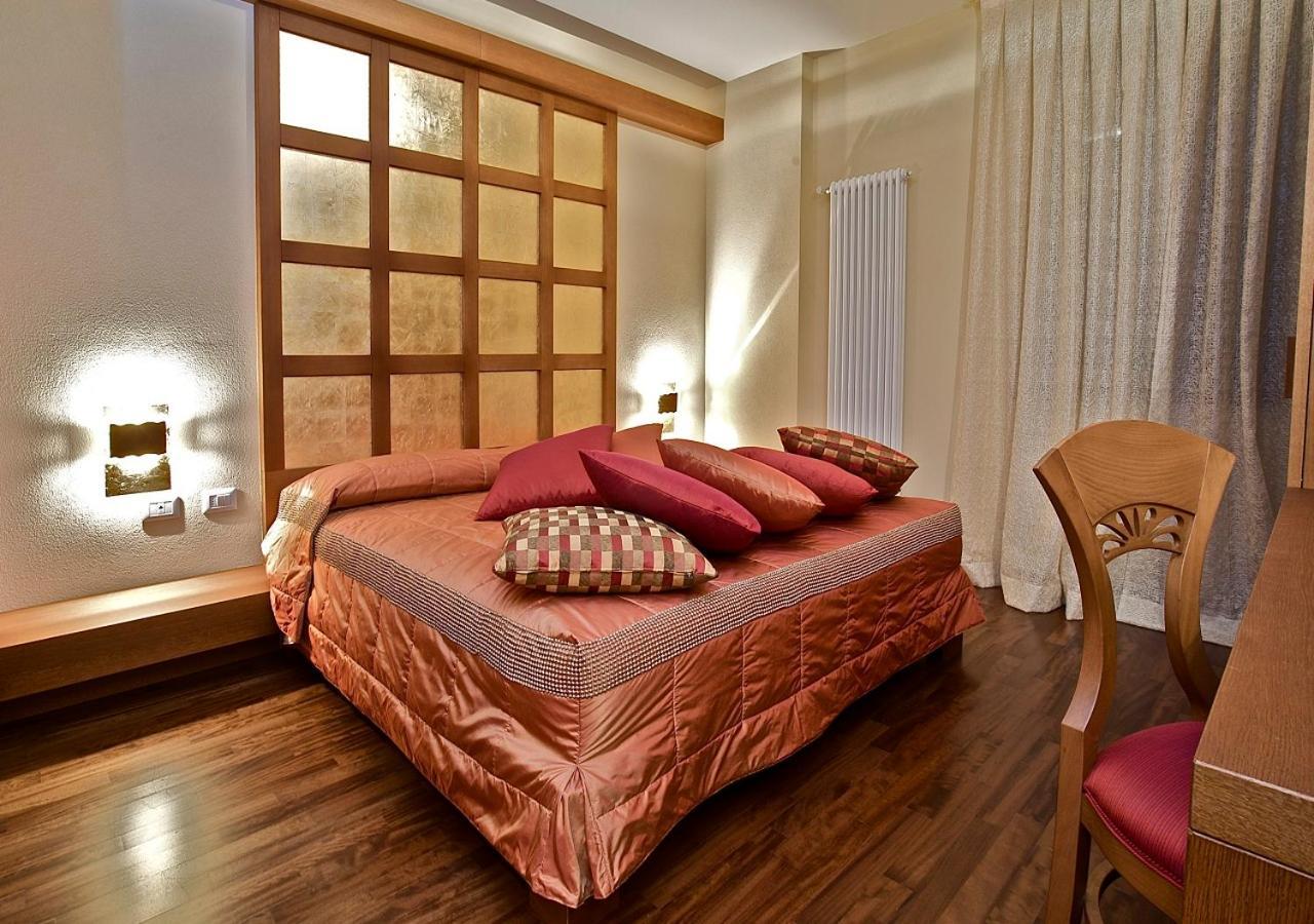 Design Suite Tirano Bagian luar foto